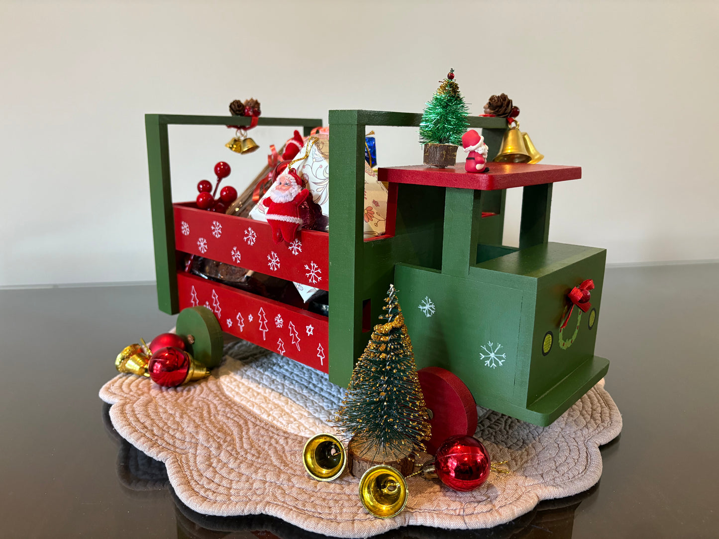 The Weaver's Nest Wooden Christmas Truck