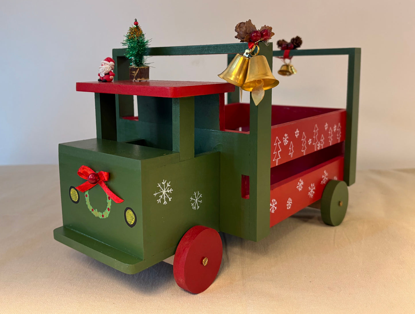 The Weaver's Nest Wooden Christmas Truck