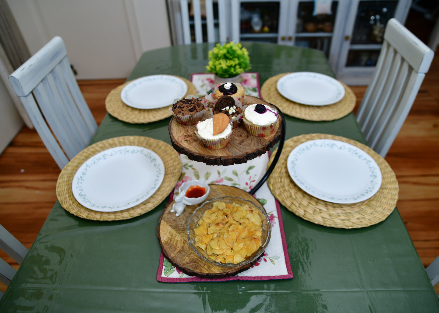 The Weaver's Nest Wooden Serving Tray/Platter for Kitchen/Dining Table- Decorative, Handmade, Round Shape (Brown, Set of 2 )