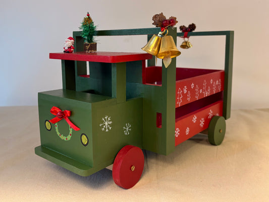 The Weaver's Nest Wooden Christmas Truck